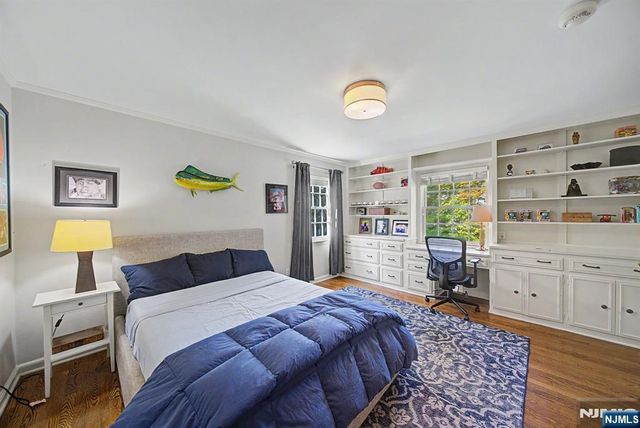 22 Birchwood Place, Tenafly, NJ 07670