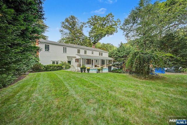 22 Birchwood Place, Tenafly, NJ 07670