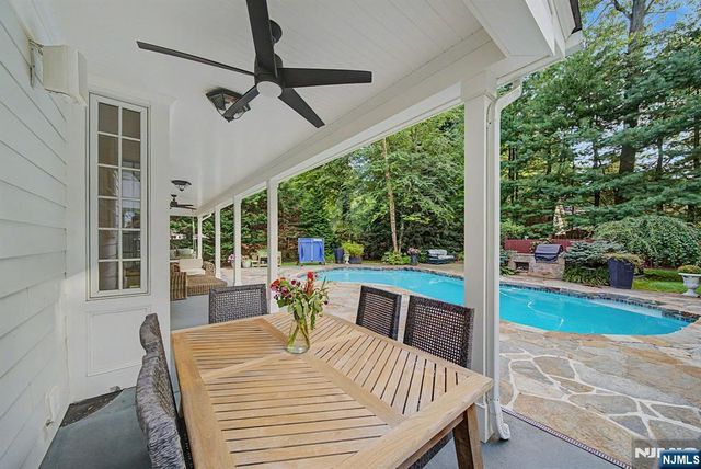 22 Birchwood Place, Tenafly, NJ 07670