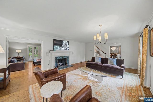 22 Birchwood Place, Tenafly, NJ 07670