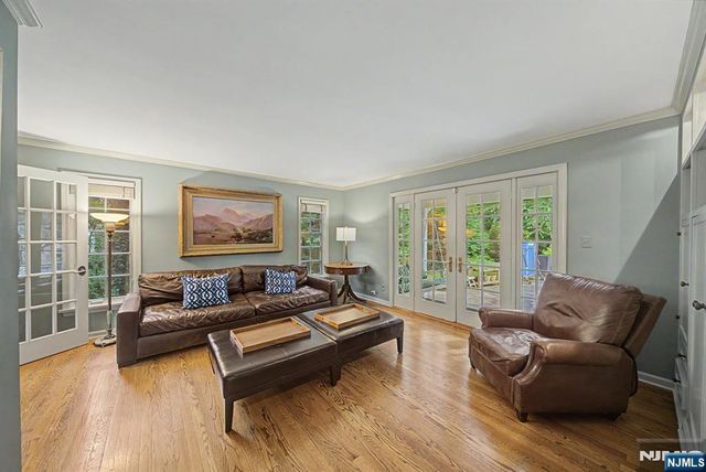 22 Birchwood Place, Tenafly, NJ 07670