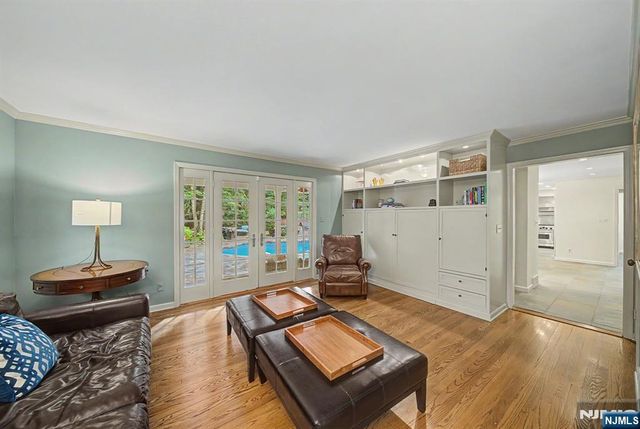 22 Birchwood Place, Tenafly, NJ 07670