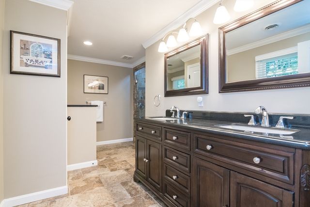42 Elizabeth Cir, Longmeadow, MA 01106