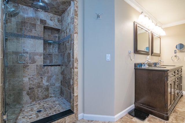 42 Elizabeth Cir, Longmeadow, MA 01106