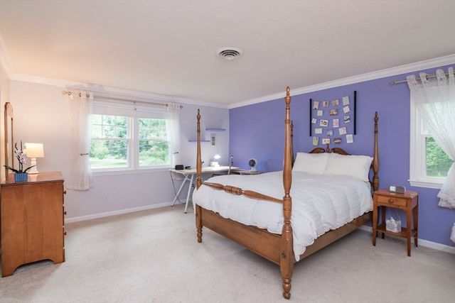 42 Elizabeth Cir, Longmeadow, MA 01106