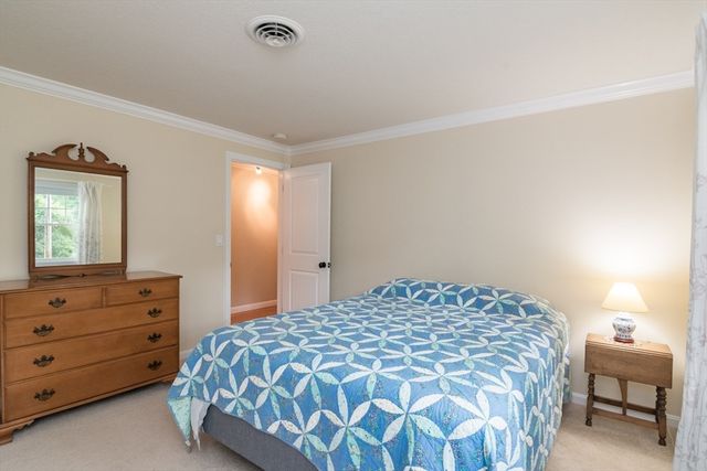 42 Elizabeth Cir, Longmeadow, MA 01106