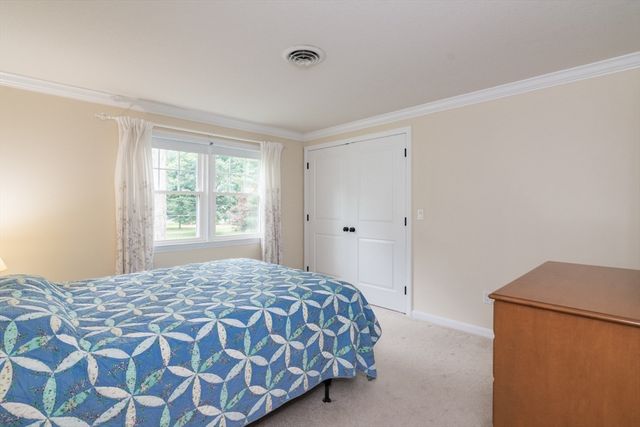 42 Elizabeth Cir, Longmeadow, MA 01106