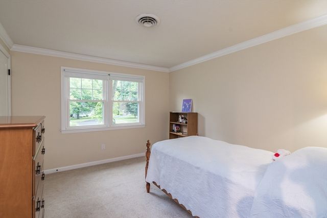 42 Elizabeth Cir, Longmeadow, MA 01106