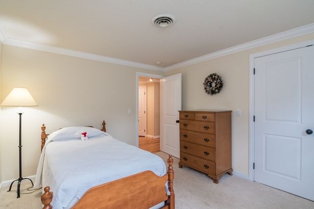 42 Elizabeth Cir, Longmeadow, MA 01106