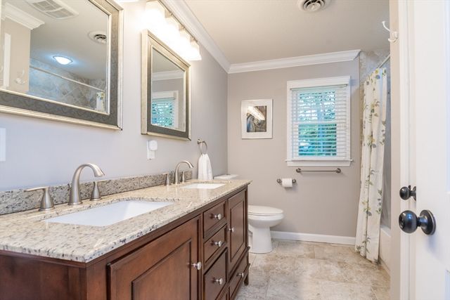 42 Elizabeth Cir, Longmeadow, MA 01106