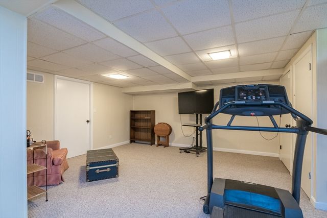 42 Elizabeth Cir, Longmeadow, MA 01106