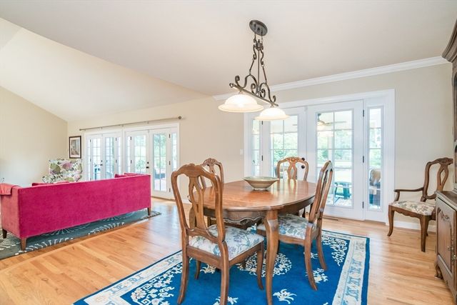 42 Elizabeth Cir, Longmeadow, MA 01106