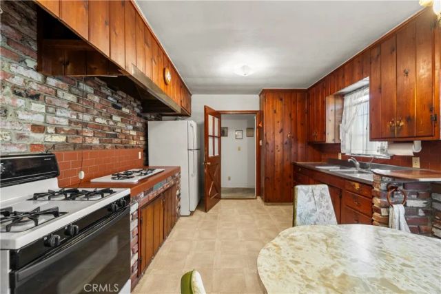 10514 Penrose, Sun Valley, CA 91352