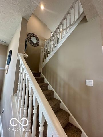 956 Ridge Rock Lane, Bargersville, IN 46106