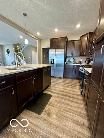 956 Ridge Rock Lane, Bargersville, IN 46106