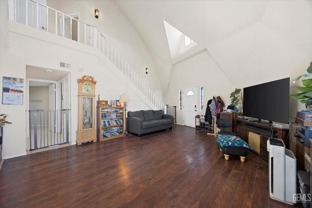 8812 Nipa Avenue, California City, CA 93505