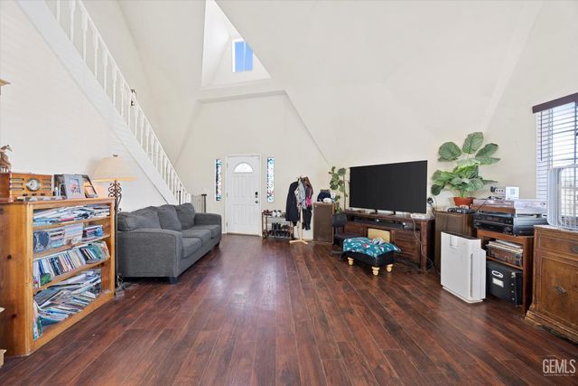 8812 Nipa Avenue, California City, CA 93505