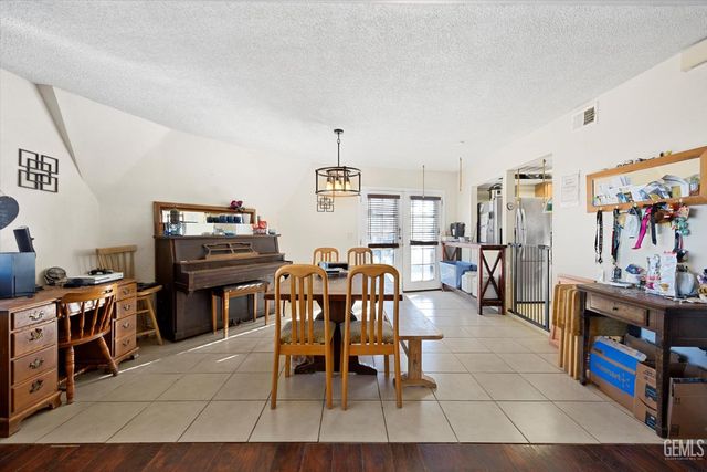 8812 Nipa Avenue, California City, CA 93505