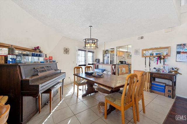 8812 Nipa Avenue, California City, CA 93505