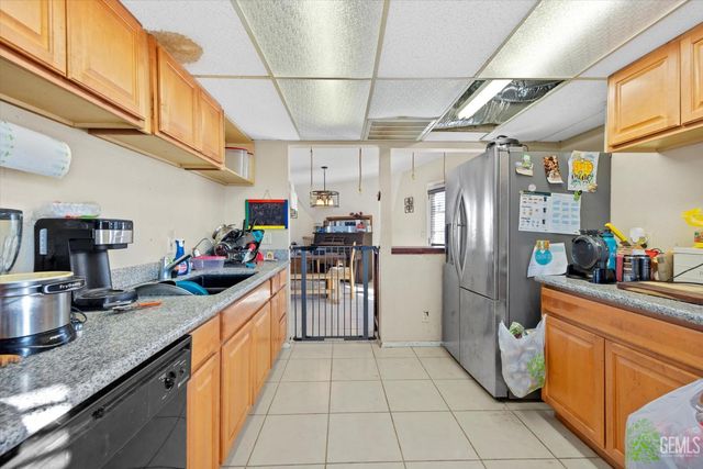 8812 Nipa Avenue, California City, CA 93505