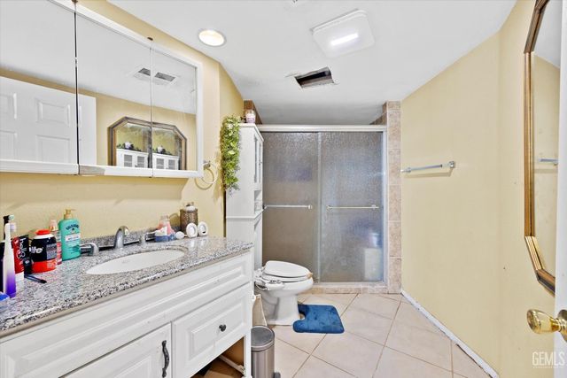 8812 Nipa Avenue, California City, CA 93505