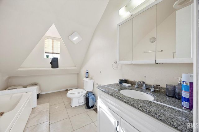 8812 Nipa Avenue, California City, CA 93505