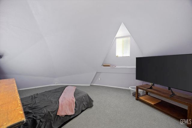 8812 Nipa Avenue, California City, CA 93505