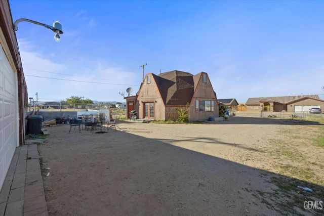 8812 Nipa Avenue, California City, CA 93505