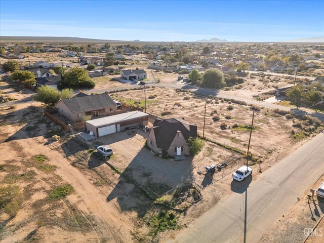 8812 Nipa Avenue, California City, CA 93505
