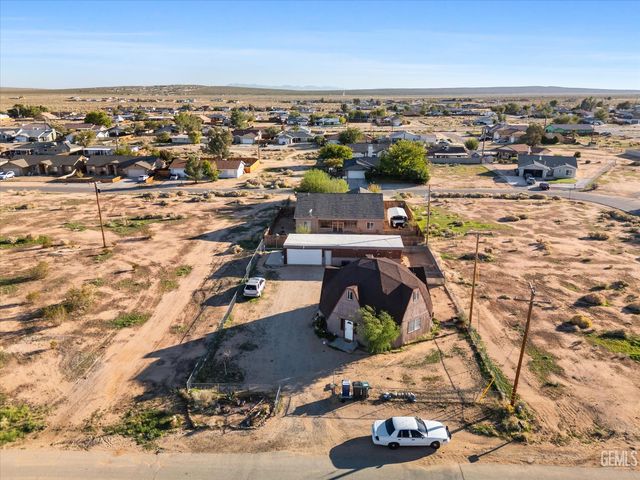 8812 Nipa Avenue, California City, CA 93505