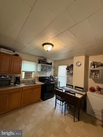 716 W KING ST, Martinsburg, WV 25401