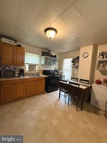 716 W KING ST, Martinsburg, WV 25401