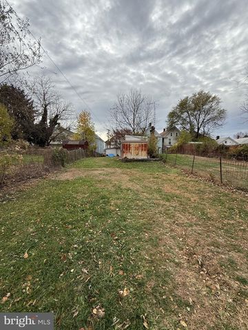 716 W KING ST, Martinsburg, WV 25401