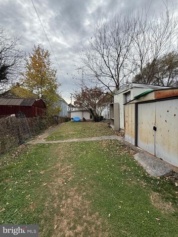 716 W KING ST, Martinsburg, WV 25401