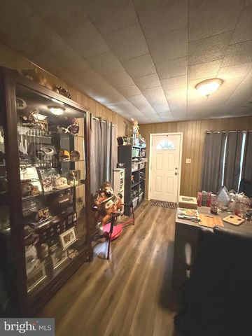 716 W KING ST, Martinsburg, WV 25401