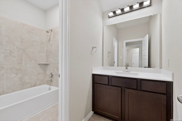 1239 Loma Ranch, New Braunfels, TX 78132