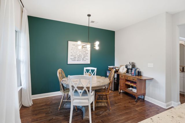 525 Harpeth Park Dr, Nashville, TN 37221