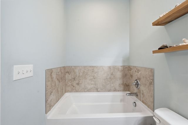 525 Harpeth Park Dr, Nashville, TN 37221
