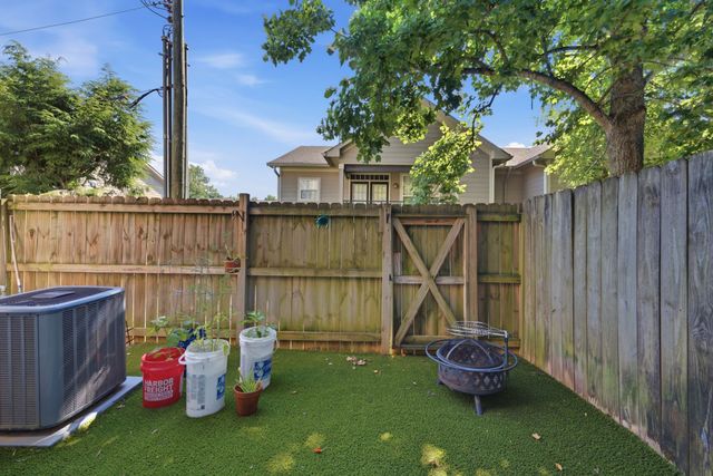 525 Harpeth Park Dr, Nashville, TN 37221