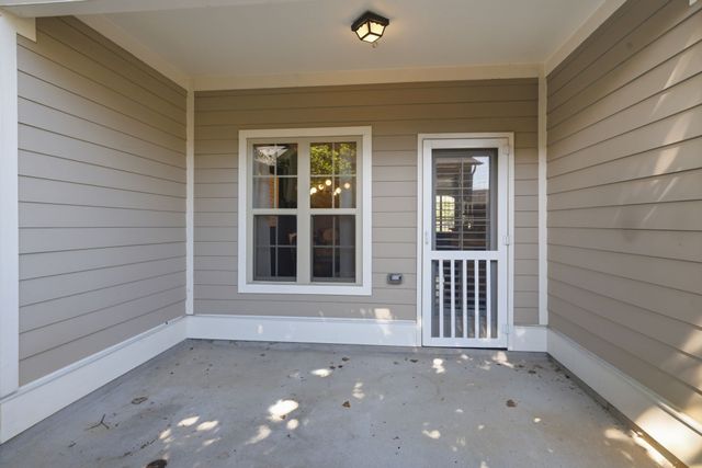 525 Harpeth Park Dr, Nashville, TN 37221