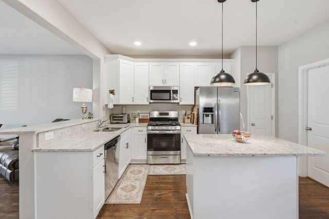 525 Harpeth Park Dr, Nashville, TN 37221