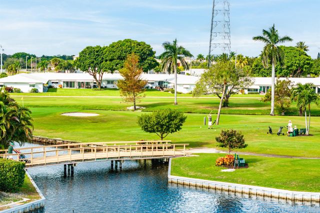 300 SW Golfview Terrace 142, Boynton Beach, FL 33426