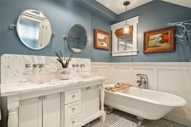 713 Larkspur Avenue, Corona Del Mar, CA 92625