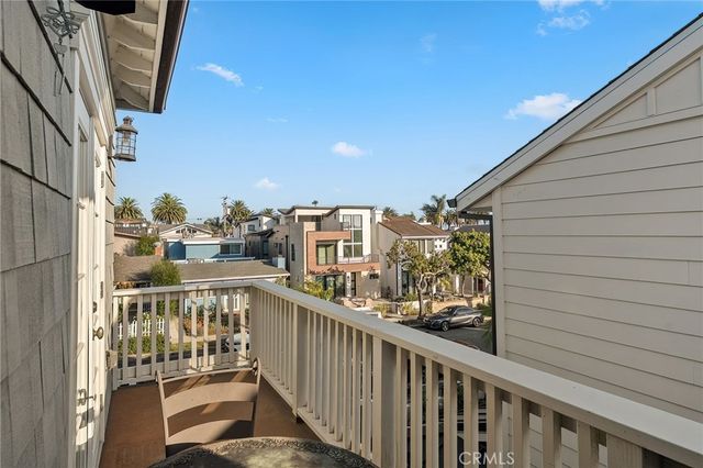 713 Larkspur Avenue, Corona Del Mar, CA 92625