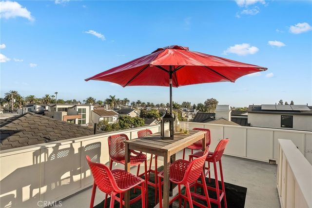 713 Larkspur Avenue, Corona Del Mar, CA 92625