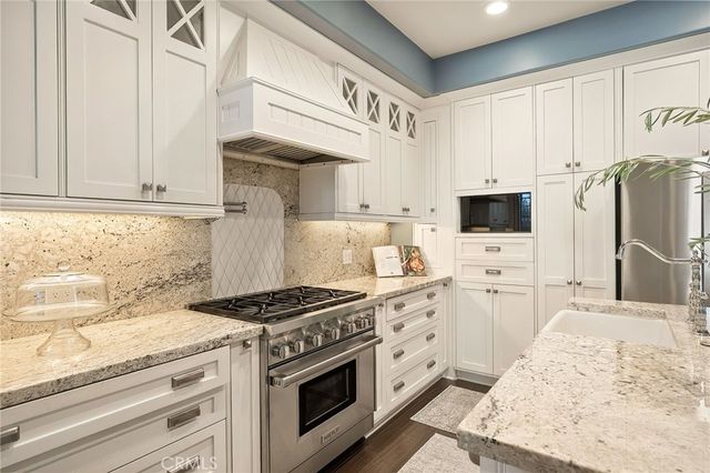 713 Larkspur Avenue, Corona Del Mar, CA 92625