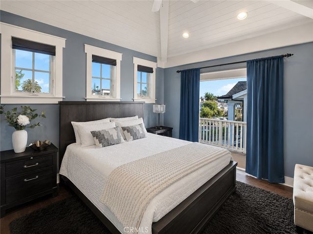 713 Larkspur Avenue, Corona Del Mar, CA 92625