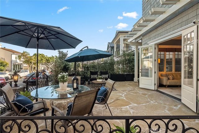 713 Larkspur Avenue, Corona Del Mar, CA 92625