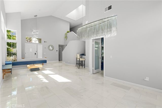 6807 E Pinnacle Pointe, Orange, CA 92869