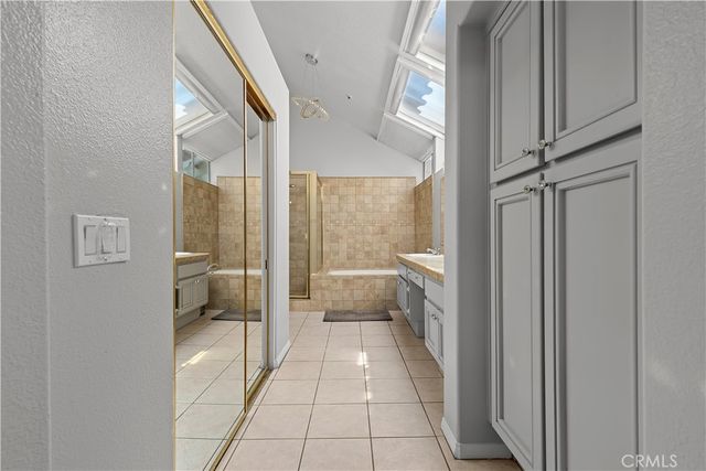 6807 E Pinnacle Pointe, Orange, CA 92869